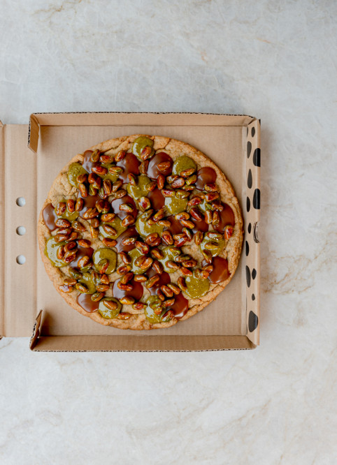 Pistachio Cookie-Pizza