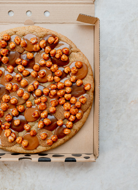 Hazelnut Cookie Pizza