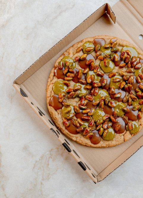 Pistachio Cookie-Pizza