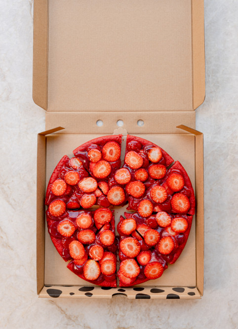 Strawberry Cookie-Pizza