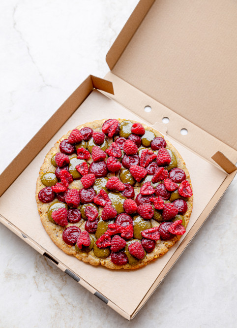 Raspberry Pistachio Cookie-Pizza