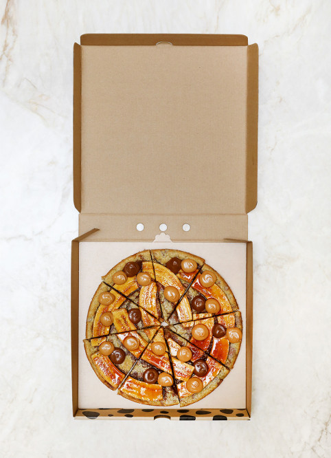Cookie-Pizza Banana Peanut