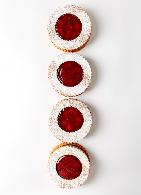 Strawberry Biscuit Trompe l'Œil