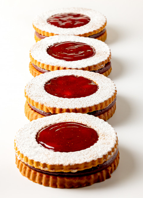 Strawberry Biscuit Trompe l'Œil