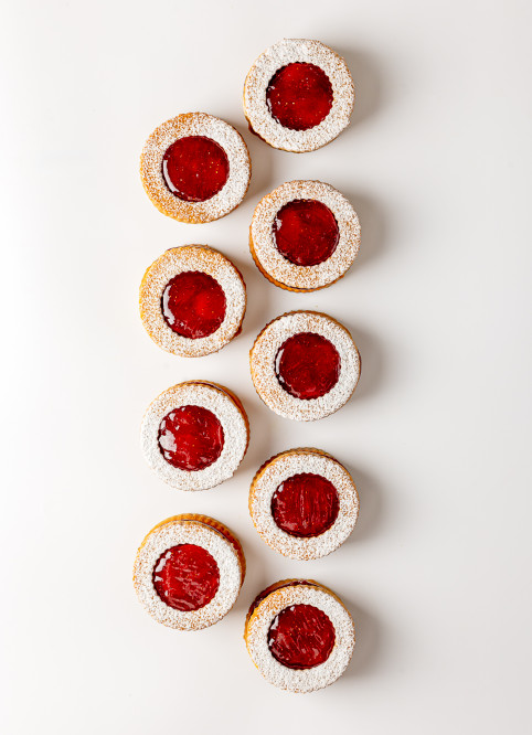 Strawberry Biscuit Trompe l'Œil