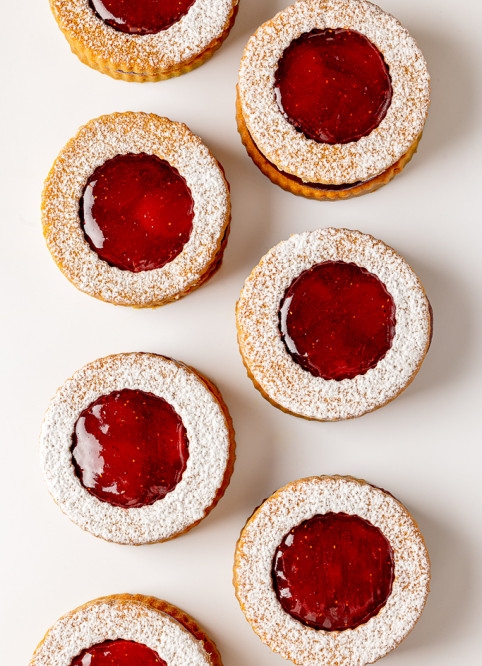 Strawberry Biscuit Trompe l'Œil