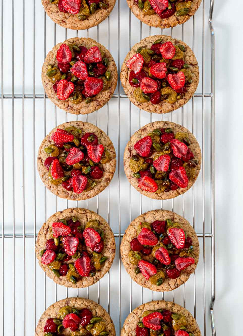 Raspberry Pistachio Cookie