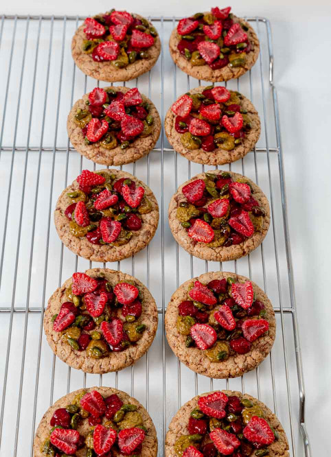 Raspberry Pistachio Cookie