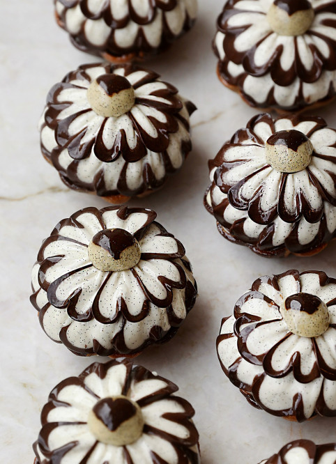 Vanilla Chocolate Flower