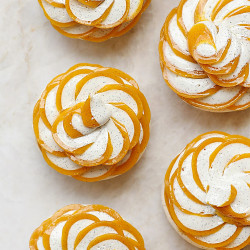 Pavlova Mango Flower