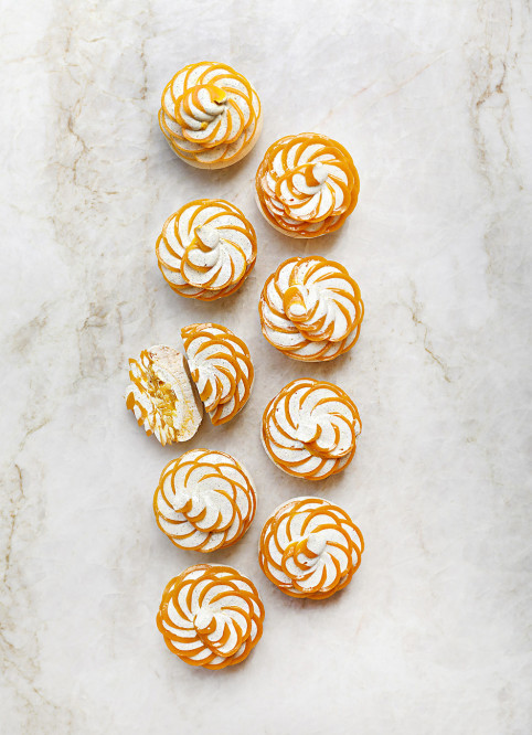 Fleur Pavlova Mangue
