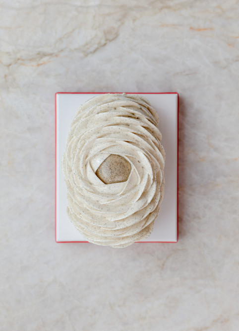 Vanilla Flower Bûche