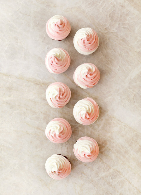 Flower like Strawberry Vanille Ice Cream