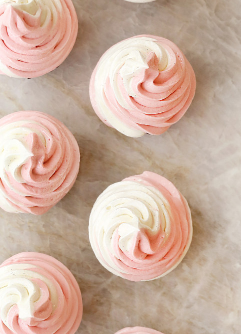 Flower like Strawberry Vanille Ice Cream