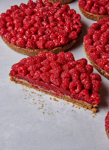 The Taste of Raspberry Tart 617g main image 0